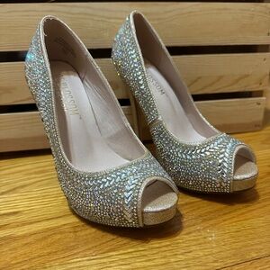 De Blossom Collection -5 1/2 Heels NBW